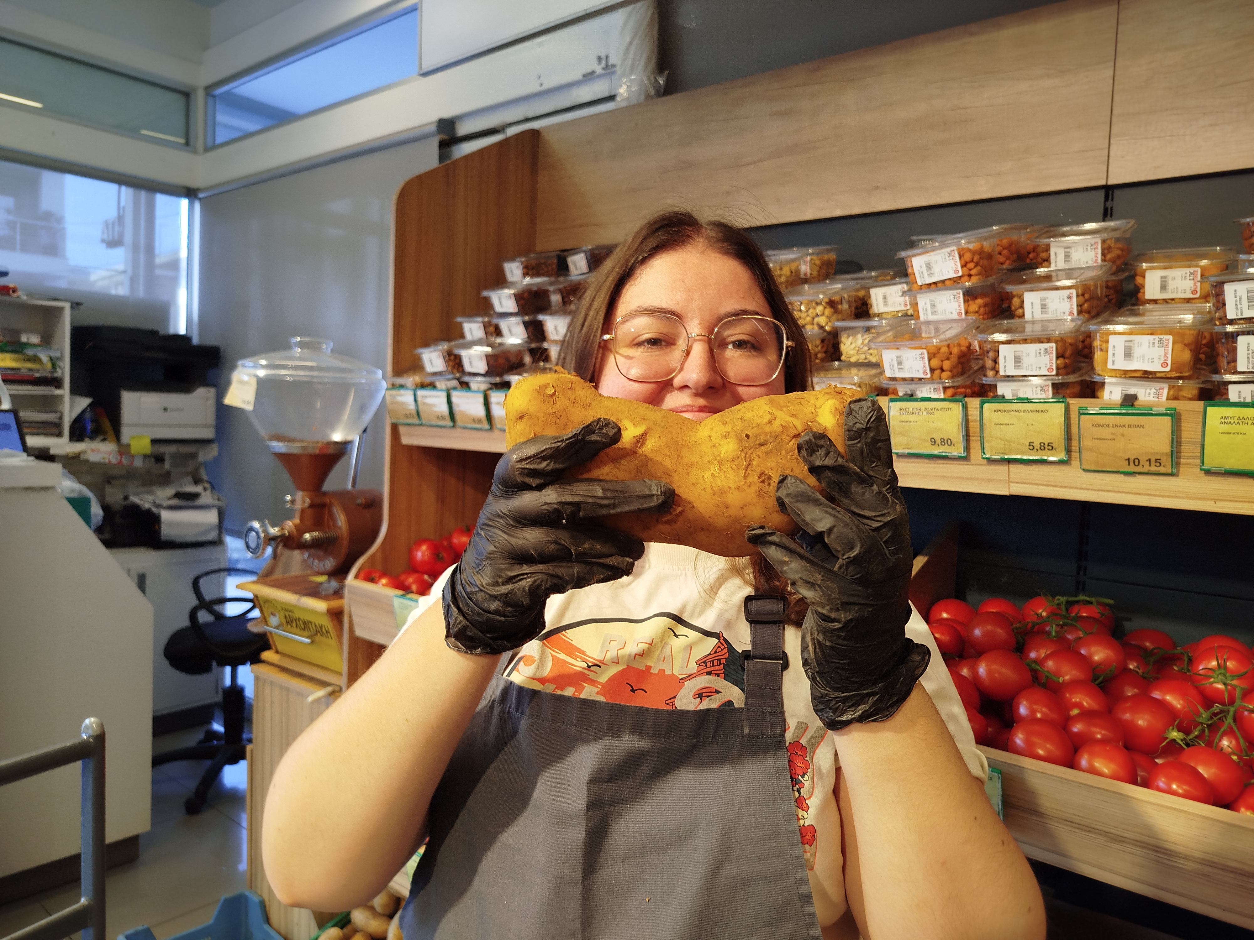 le défi de confectionner des tabliers pour les assistantes maternelles locales.